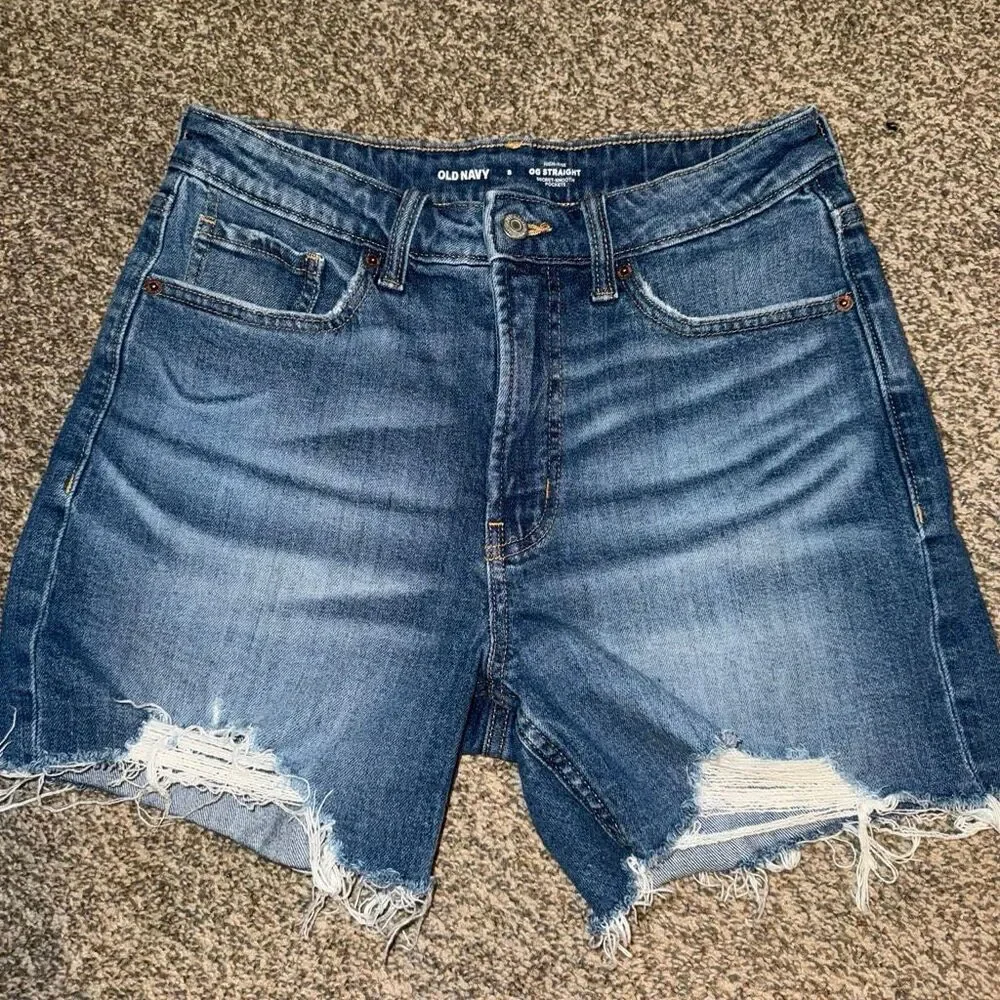 Old Navy Women’s Size 8 OG Straight High Rise Distressed Denim Bermuda Shorts